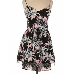 Like Mynded  Nordstrom Open Back Sexy Floral Summer Dress Sz Small